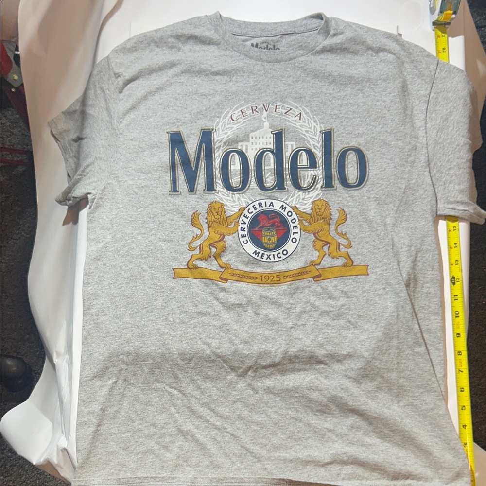 Modelo Cerveza Especial Lager Classic Logo T-Shirt
